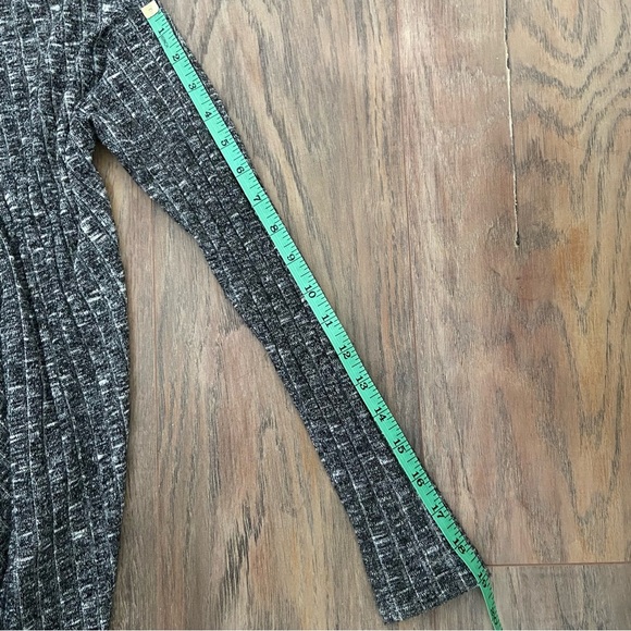 American Eagle Charcoal Ribbed Cardigan - Picture 10 of 10